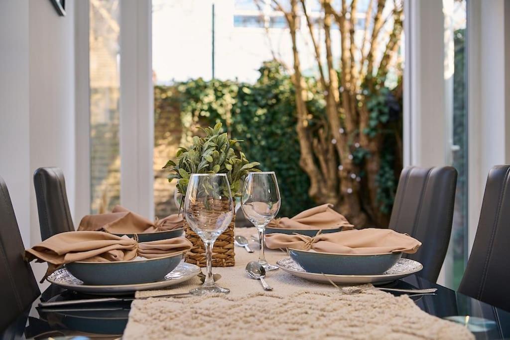 Fabulous 3 Bed Nw London Apartment With Private Garden المظهر الخارجي الصورة